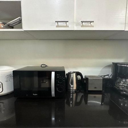 Suites De Marina Manila With Netflix Exteriör bild