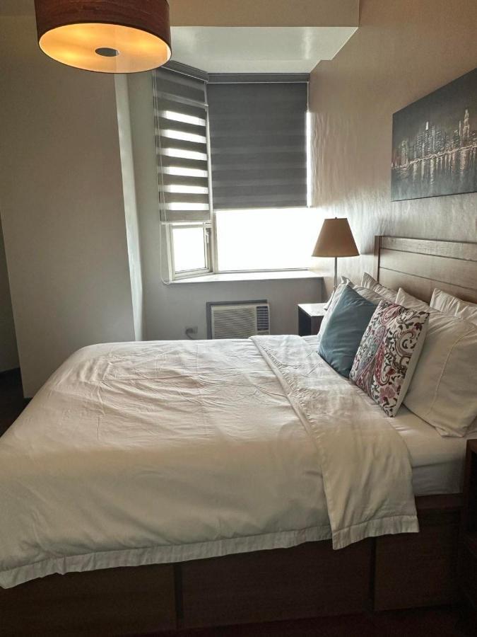 Suites De Marina Manila With Netflix Exteriör bild
