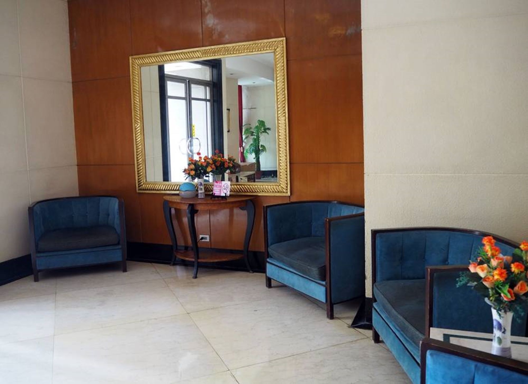 Suites De Marina Manila With Netflix Exteriör bild